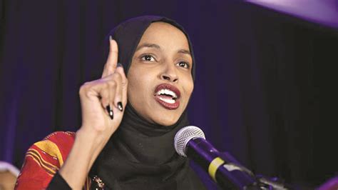 Ilhan omar ‎؛ زادهٔ ۱۹۸۲) یک سیاست‌مدار زاده سومالی اهل ایالات متحده آمریکا است. إلهان عمر تعتذر عن تغريدة... معاداة السامية - الراي