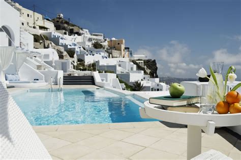 We Pick The 5 Best Luxury Hotels In Santorini Luxurylaunches