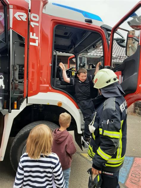 Besuch Der Feuerwehr Grundschule Hirsau