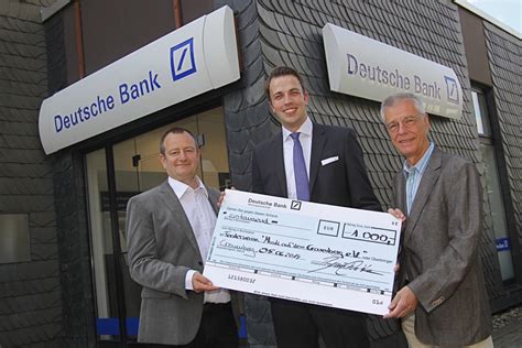 Finden sie bewertungen für 57 unternehmen, sowie informationen zu öffnungszeiten & kontaktdaten. » Deutsche Bank: Spende für "Musik auf dem CronenBerg ...