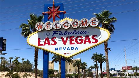 Welcome To Fabulous Las Vegas Sin City Landmark Turns 60