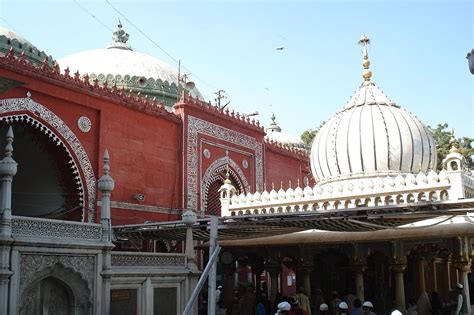 A Walk In The Hazrat Nizamuddin Dargah