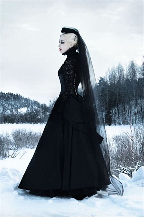 Darque And Lovely No One Knows I M Here Photo Dark Fashion Gothic Fashion Victorian Fashion