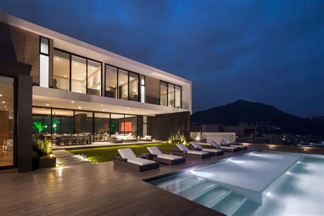 Modern House Er In Monterrey Mexico By Glr Architects
