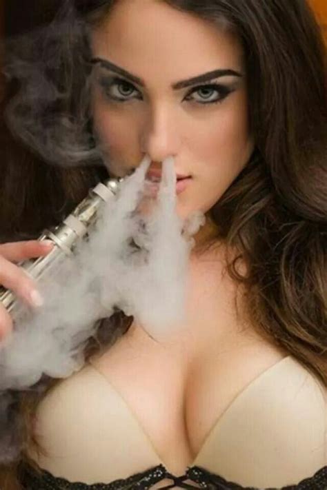 Vaping Ecig Super Cool Vape Cloud Play Women Smoking Girl Smoking