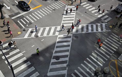 Loop Intersection Begins Test Of Pedestrian Scramble Tribunedigital