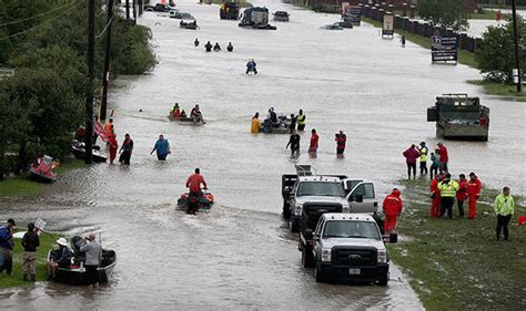 Hurricane Harvey Houston Curfew As Looters Swarm Deserted Streets World News Uk