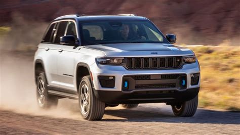 2022 Jeep Grand Cherokee Detailed Hardcore Trailhawk Sets Sights On
