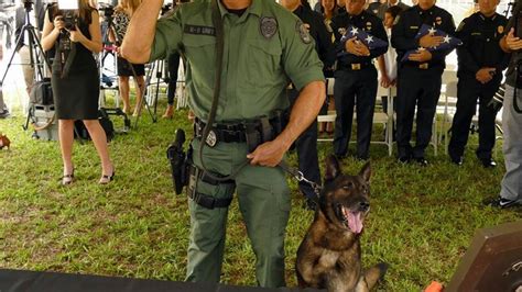 Photo Gallery Officers Say Farewell To Fallen Police Dogs Miami Herald