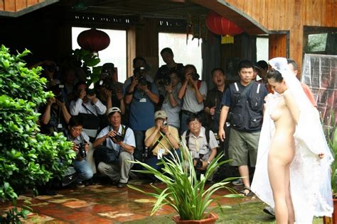 rus pornosu gizli çekim pornosu sikiş pornosu Nude Chinese Gal in White Lace