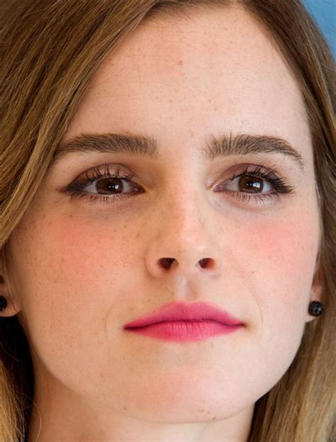 Pin By Daisy On Close Up Celebrity Faces Emma Watson Makeup Looks