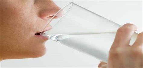 هل يجوز شرب الماء قبل تحليل البول