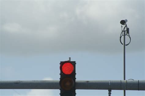 Red Light Cameras Have Saved More Than 1200 Lives According To Iihs