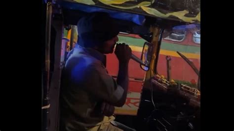 Auto Drivers Karaoke Session In Mumbai Traffic Goes Viral Watch