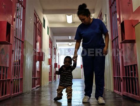 Hijos De La Cárcel Niños Prisioneros Con Sus Madres