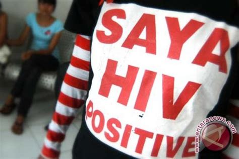 Hiv (human immunodeficiency virus) adalah virus penyebab aids atau virus yang melemahkan sistem kekebalan tubuh (sel darah putih) sedangkan istilah aids(acquired immune deficiency syndrome) adalah kumpulan beberapa gejala akibat menurunnya. Penderita HIV/AIDS Kaltim Capai 5.126 Orang - ANTARA News ...