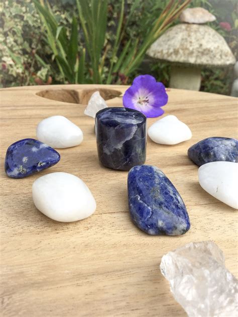 Psychic Power A Crystal Grid Set Of Intuitive Crystals T Etsy