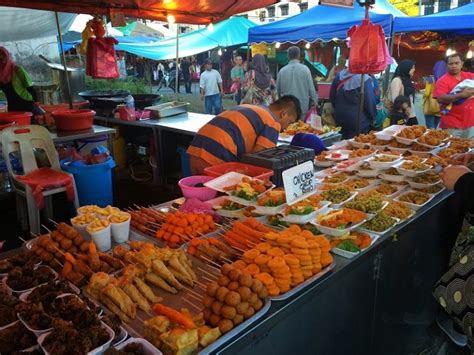 Markets are always a popular tourist destination in any location and this is no different in cameron highlands too. Tip & Cadangan Makanan Anda Boleh Try Kalau Singgah Pasar ...