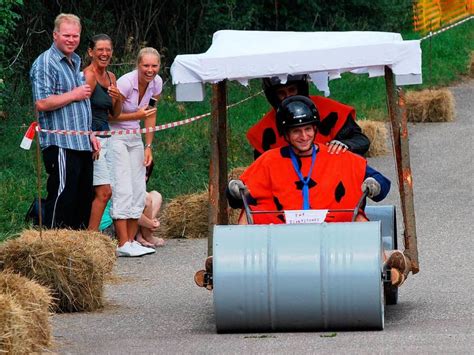 Tolle Stimmung Beim Seifenkistenrennen In Oberbergen Vogtsburg Badische Zeitung