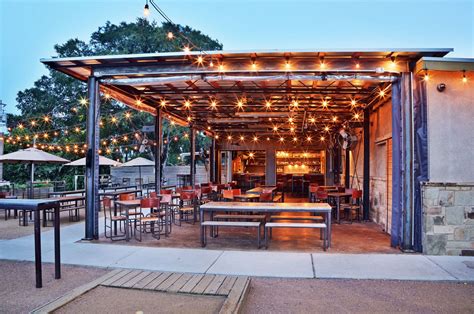 Welcome To Austin 11 Spots You Must Hit In Atx Outdoor Restaurant