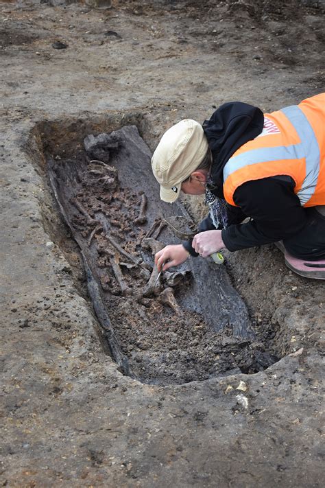 Discovery Of Rare Anglo Saxon Burials Is Revealed Mola