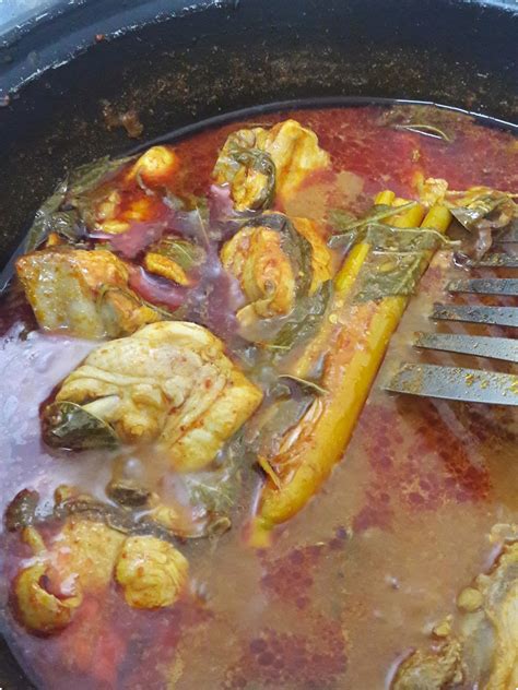 Dibuat dari bumbu dan rempah pilihan. Resepi Asam Pedas Johor ~ #CeritaMak