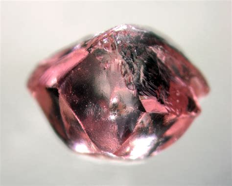 Natural History Museum Of La Minblog Why Are Pink Diamonds Pink