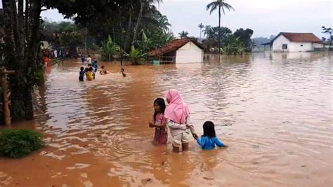 Banjir Kembali Terjang Tasikmalaya Ratusan Rumah Terendam Banjir