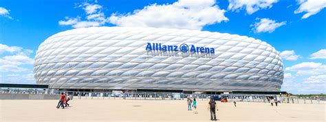 The allianz arena is popularly known with the nickname schlauchboot(english: Neues Gesicht für die Allianz Arena - Das offizielle ...