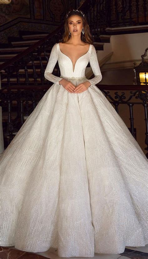 Pin By Galina Vlashenko On Dresses Long Sleeve Ball Gown Wedding Dress Wedding Dresses Ball