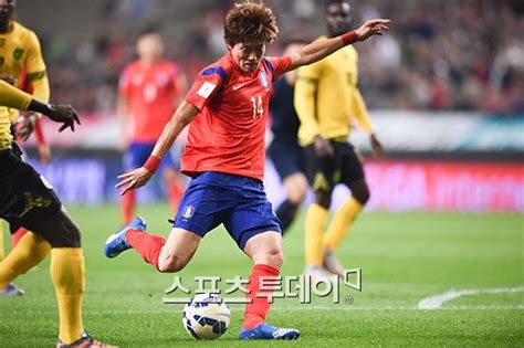 잡담 원두재 미사일패스 이강인의 볼트래핑 (17). 김학범 감독 "황의조 아시안게임 발탁? 학연·지연·혈연 절대 없다"