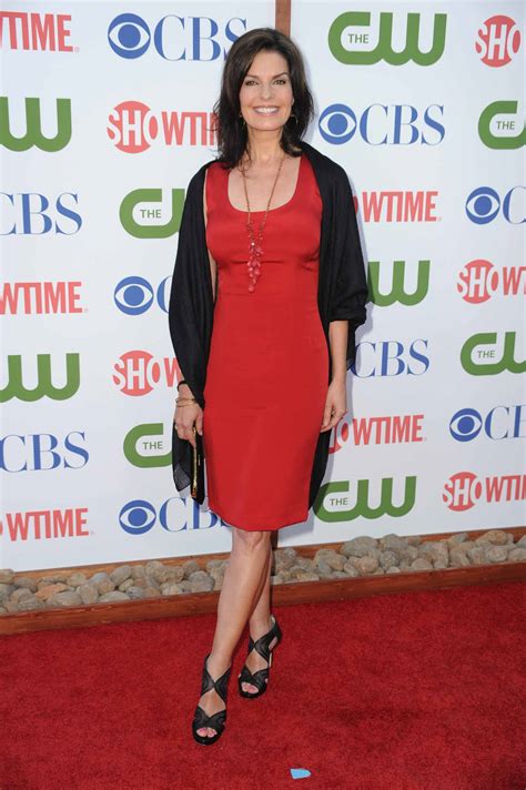 It is likely that she murdered three of her four husbands, apparently in order to collect on their insurance policies , and many others. Sela Ward's Feet