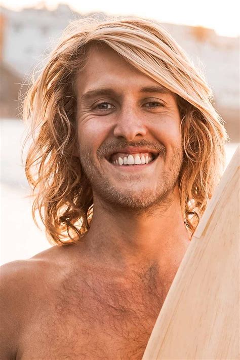 Surfer Hair For Men 25 Iconic Tousled Hairstyles Mens Haircuts Wavy