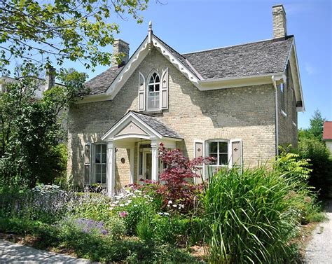 Southern Ontario Love These Quaint Little Houses That Are Typical In