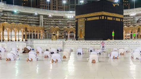 هل تصح في هذا المسجد صلاة العيد وصلاة الجمعة؟ السعودية تسمح بإقامة صلاة العيد في الحرمين دون مصلين | www ...