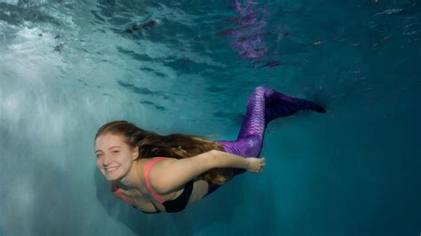 Mermaid Learns To Swim Youtube