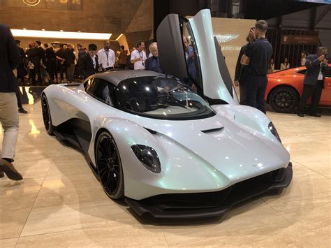 The Aston Martin Am Rb 003 Is A Hybrid Valkyrie Motor Illustrated