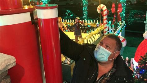 Staten Islander Keeps Up The Holiday Cheer Amid The Pandemic