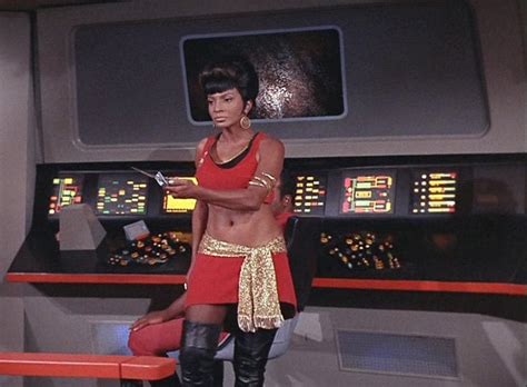 [1960s] Nichelle Nichols As Lt Uhura Sexy In Her Thigh High Boots Oldschoolcool