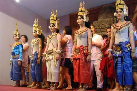 sampot the cambodian traditional dress history and uniqueness