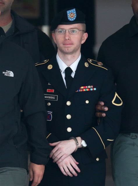 Bradley Edward Manning News Us Army Approves Hormone Therapy For Transgender Wikileaks