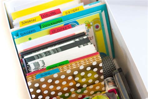 Recently, i came across a greeting card organizer. A DIY Greeting Card Organizer