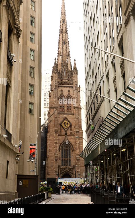 Trinity Church Manhattan Ny Usa New York City Oct 17 2014 Stock