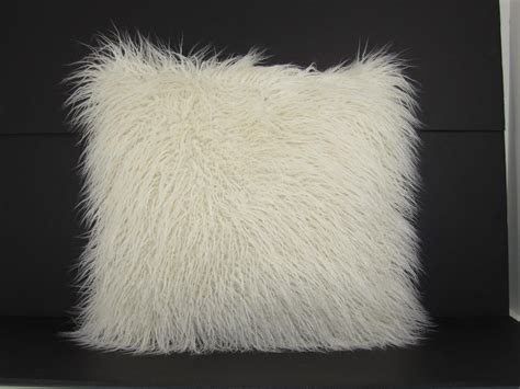 Alibaba.com offers 2,377 pillow furry products. Faux Fur Mongolian Pillow - White
