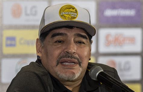 Welcome to diego armando maradona's official website. France - Monde | Diego Maradona brièvement hospitalisé