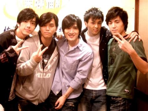 He is a singer, musician, host, and actor in the mainland china. 曾紅極一時的ENERGY~加入新血小剛重新出發...這回除了阿弟,其他三個男生都走美白路線囉 @ 林可的小房間 :: 痞 ...