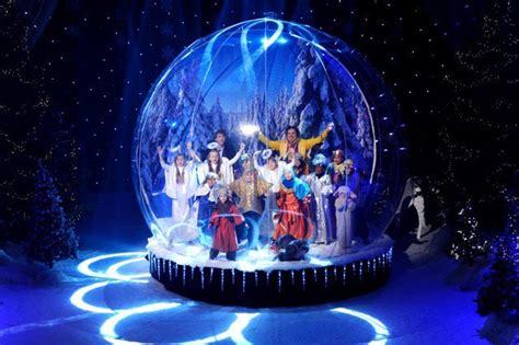Make use of google earth's detailed globe by tilting the map to save a perfect 3d view or diving into street view for a 360 experience. Inflatable Snowglobe™ | Australia | Flymotion
