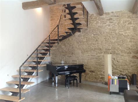 Escalier en fer et bois. Escalier métal bois limon central dans l'Hérault - Vente ...