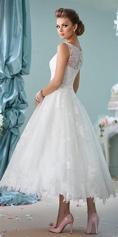 This wedding dress style is often confused with the boho look described above, when it's actually a more elegant choice. Guide To Help You Become An Expert With Wedding Dress Styles