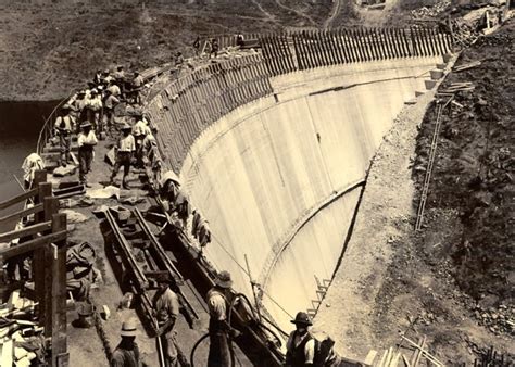 It has become a tourist attraction in recent. The Whispering Wall of Barossa Reservoir | Amusing Planet